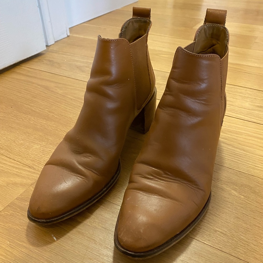 Tan Everlane booties - Picture 3 of 3